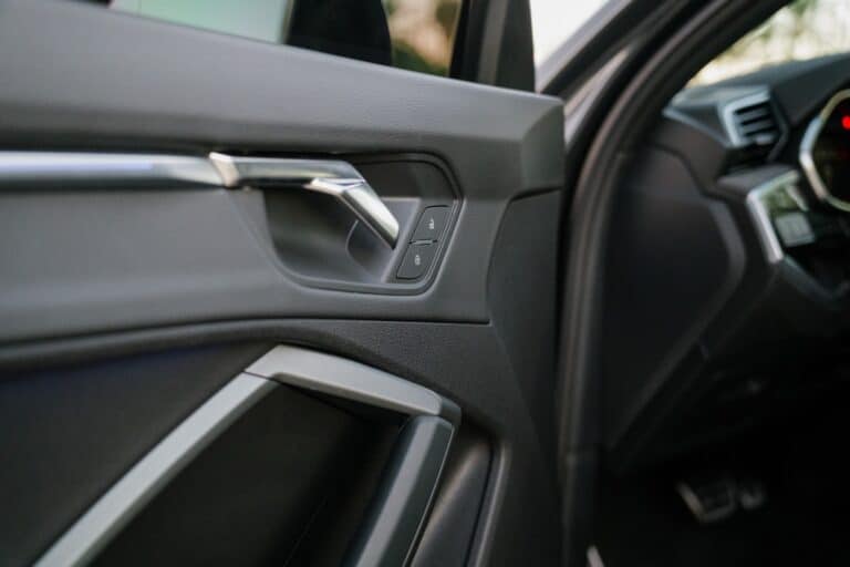 valerent-1-audi-rsq3-lambo-urus-98